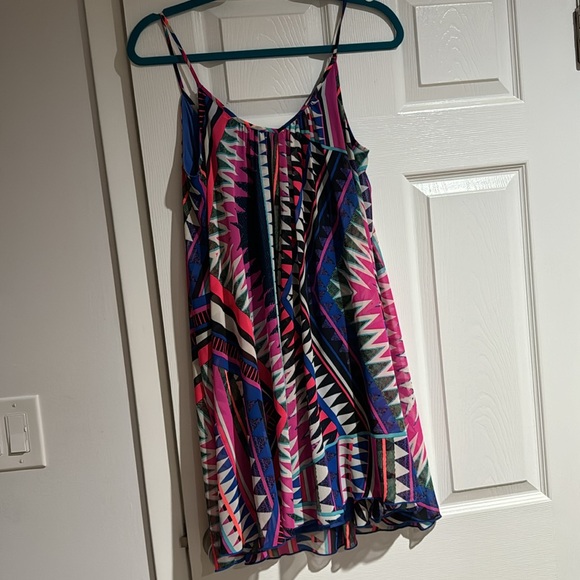 Vibrant color shift dress - Picture 3 of 3